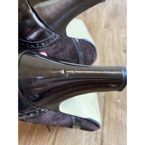 Enzo Angiolini Aeemelle Brown Suede Pumps - Picture 9 of 10